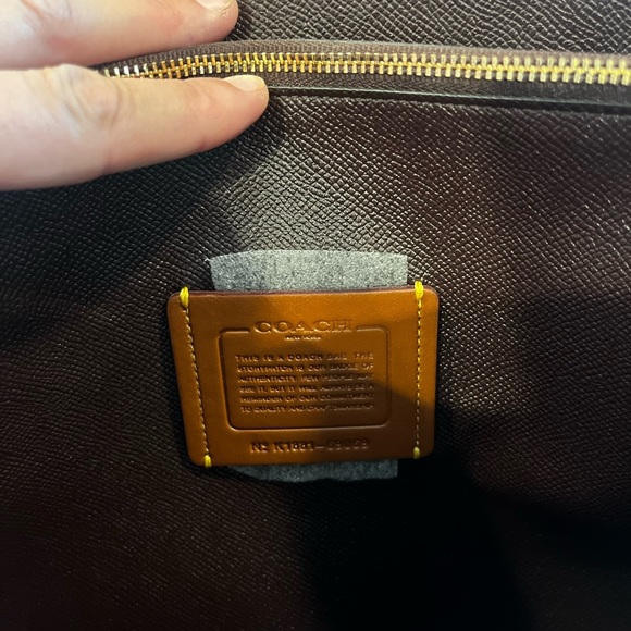 Coach 69069 Charlie Carryall in Signature Embossed Leather with Rivets NWT - Picture 6 of 9